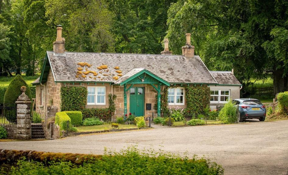 Foulis Castle Gate Lodge Evanton Exterior photo